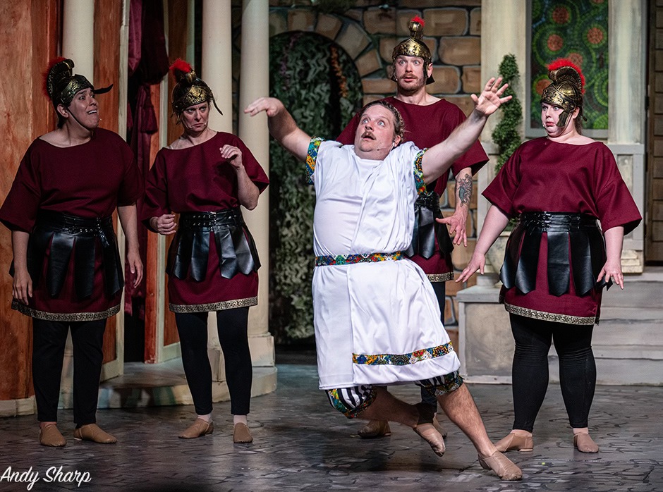 uploads/production_images/a_funny_thing_happened_on_the_way_to_the_forum_andy_sharp_georgetown_palace/ft_13.jpeg