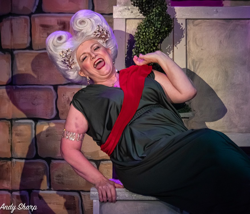 uploads/production_images/a_funny_thing_happened_on_the_way_to_the_forum_andy_sharp_georgetown_palace/ft_15.jpeg