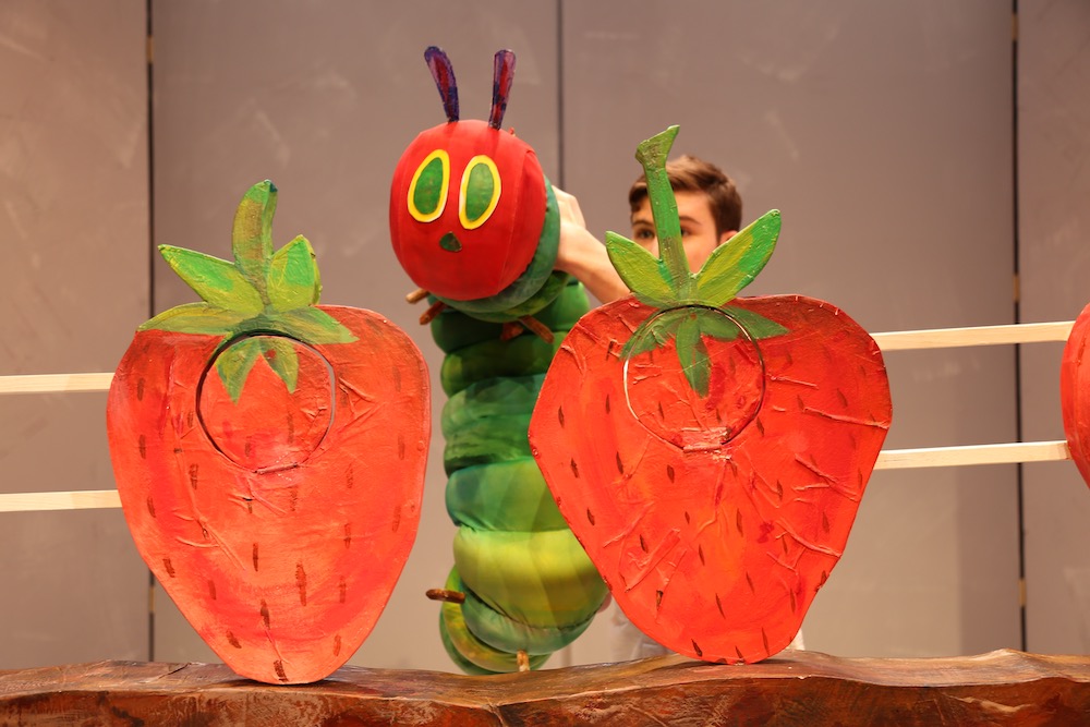 uploads/production_images/magik-very-hungry-caterpillar-2022/vhc_2_by_jonathan_rockefeller.jpg
