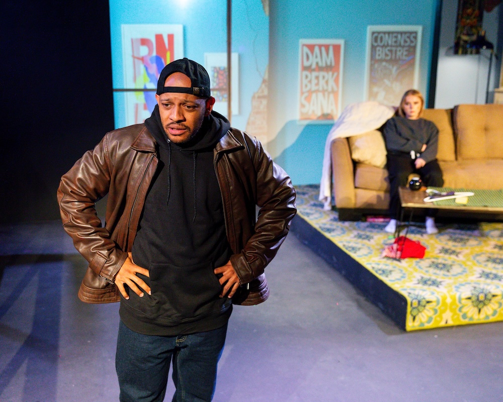 uploads/production_images/stop_kiss_steve_rogers_georgetown_playhouse_2025_08/sk_04.jpg