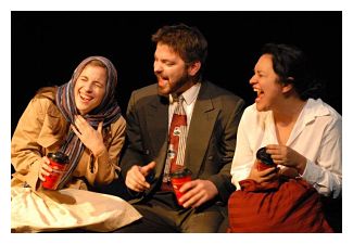 Annabel Guevara, Mateo Barrera, Anya Reyes (image: Teatro Vivo)