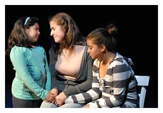 Mercedes Olguin, Annabel Guevara, Nashley Morales (image: Teatro Vivo)